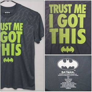 DC COMICS BATMAN Men's Graphic Tee Size XL EUC